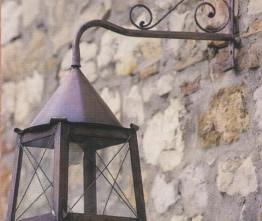 Lanterna Medievale con Braccio